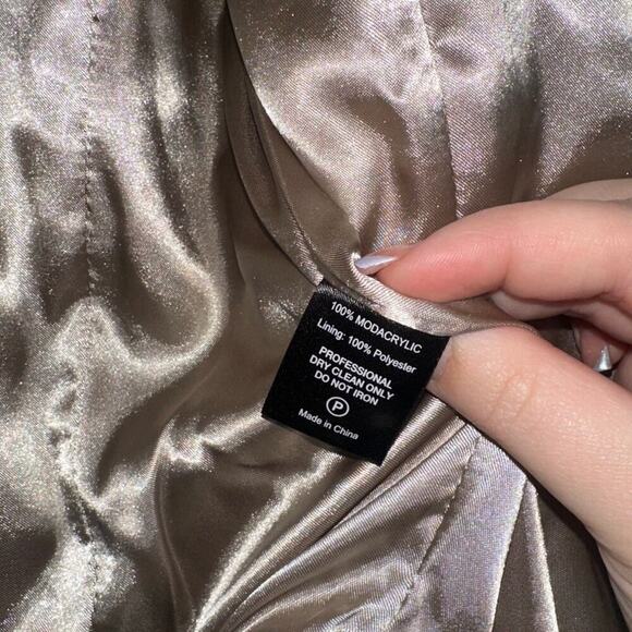 Unreal Fur Faux Fur Crop Jacket Neutral Tones Clasp Front Size Medium - Picture 6 of 8